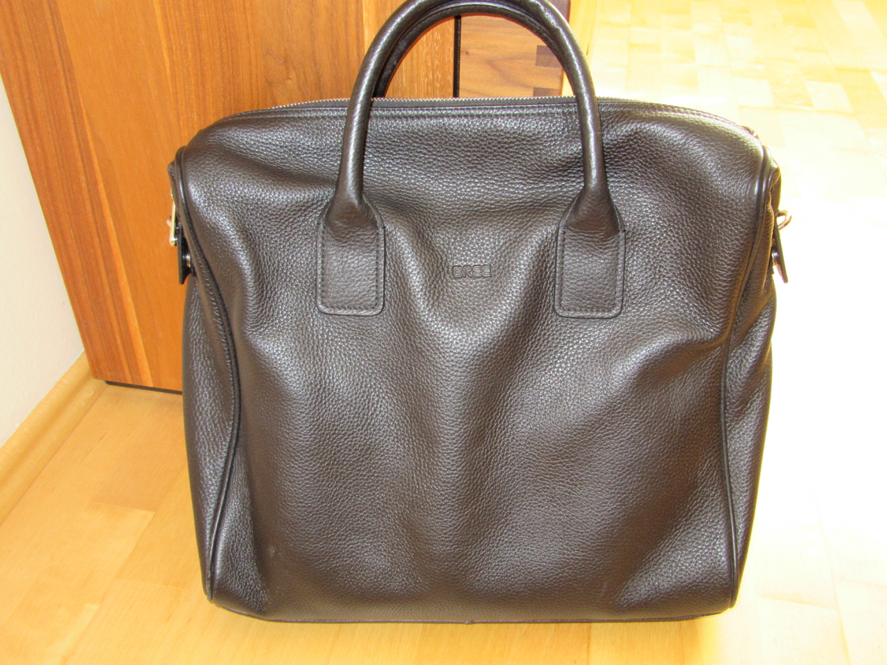 In die Tasche gesteckt